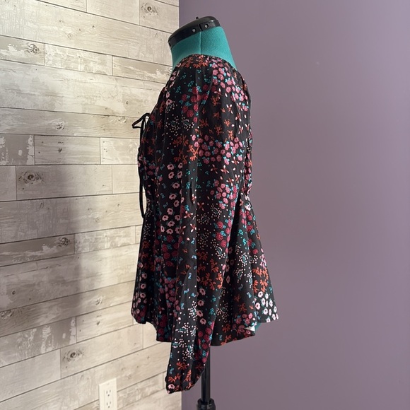 TORRID Peplum Sweetheart Floral Top - Picture 7 of 11